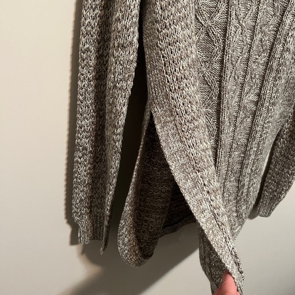 Win.e Sweater, size L - Picture 3 of 7